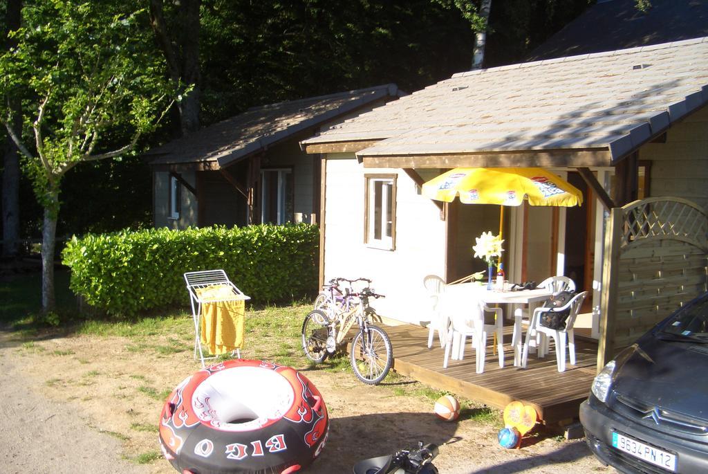 Beau-Rivage Du Lac De Pareloup Hotel Salles-Curan Luaran gambar